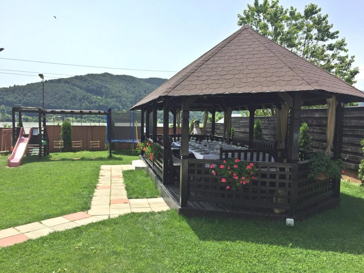 Pensiunea Camena Piatra Neamţ Exterior foto