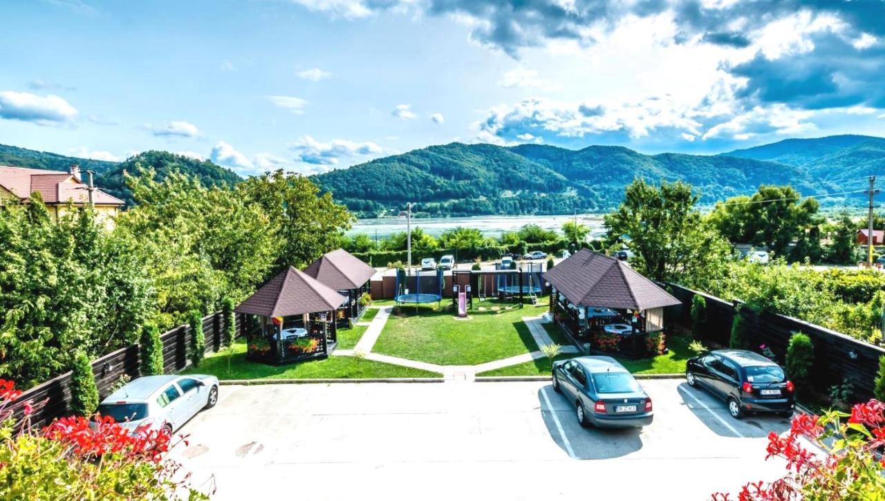 Pensiunea Camena Piatra Neamţ Exterior foto