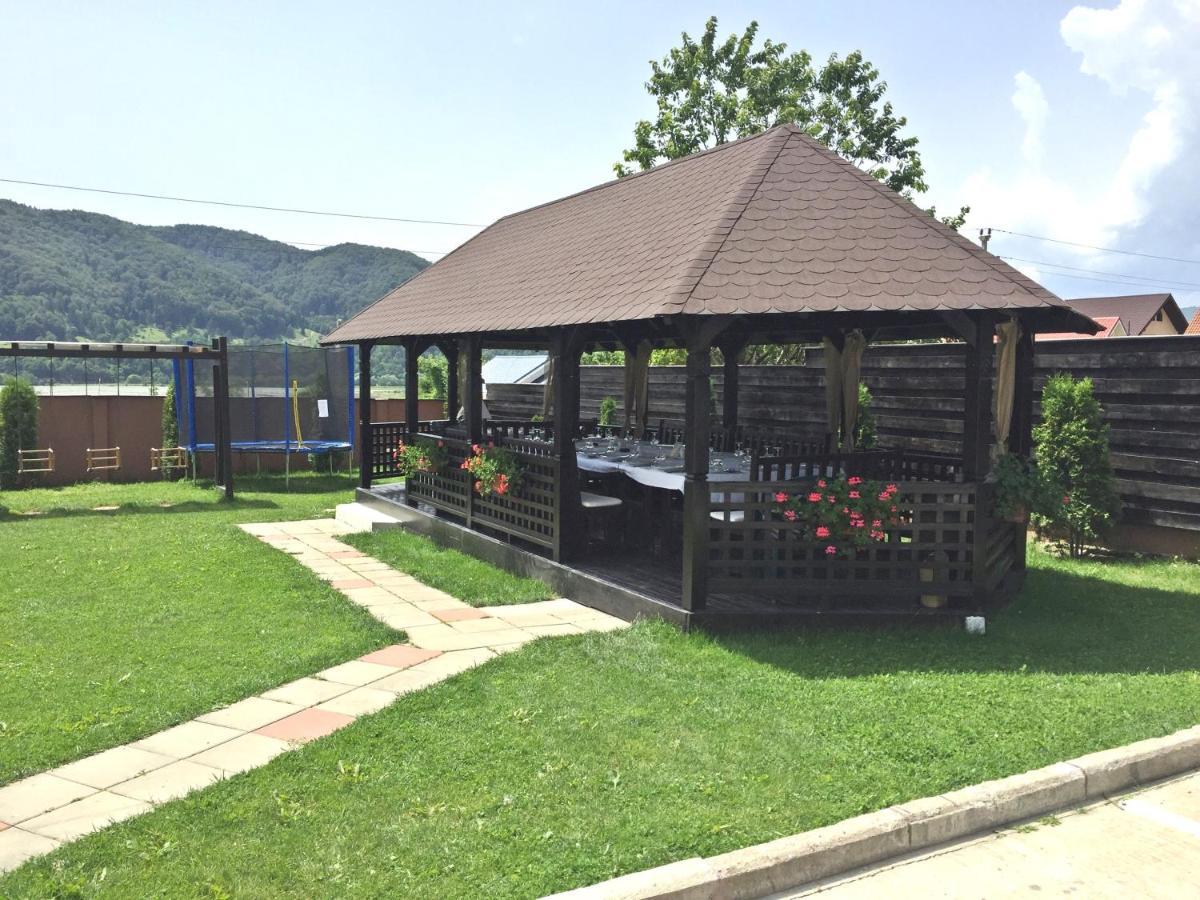 Pensiunea Camena Piatra Neamţ Exterior foto